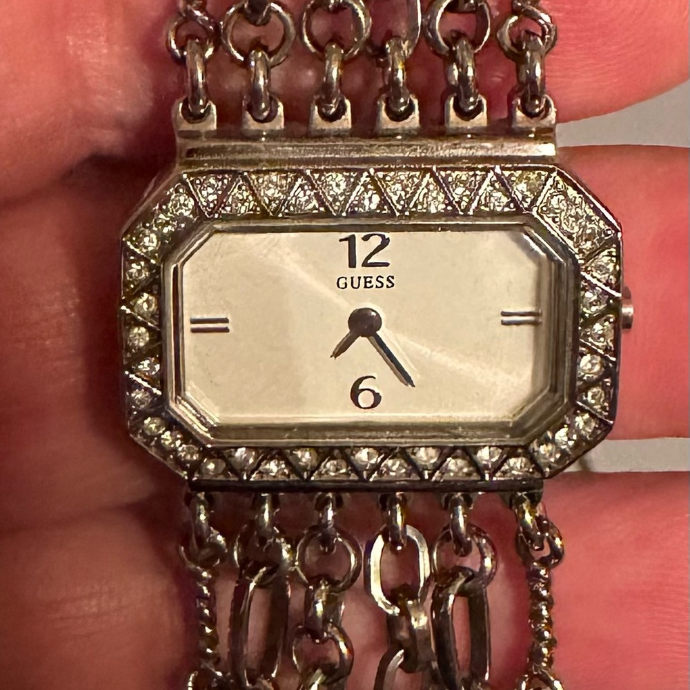 Guess elegant watch for women. New battery installed.